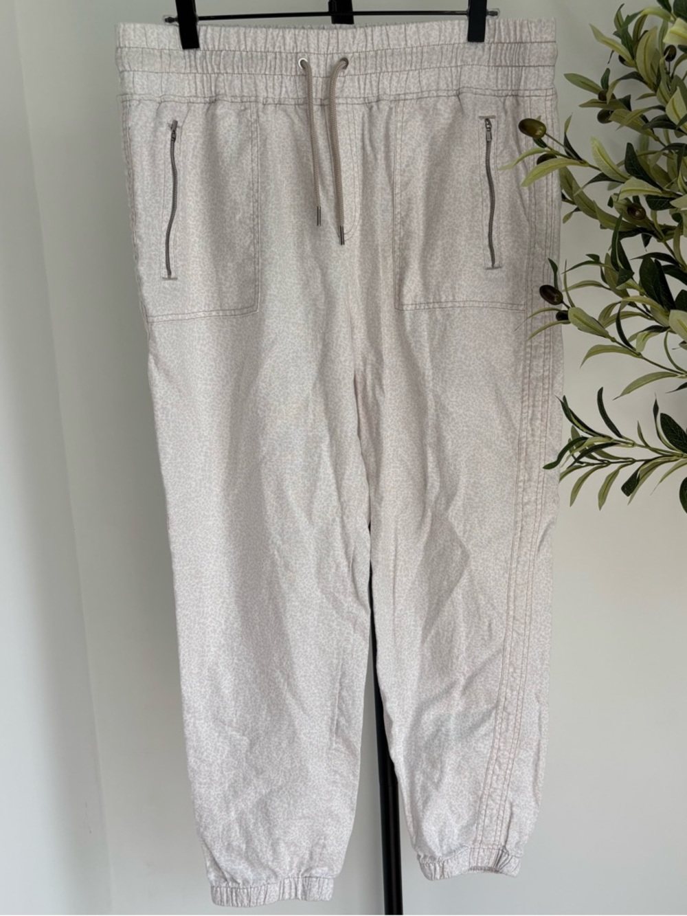 • [Athleta] Linen Jogger •